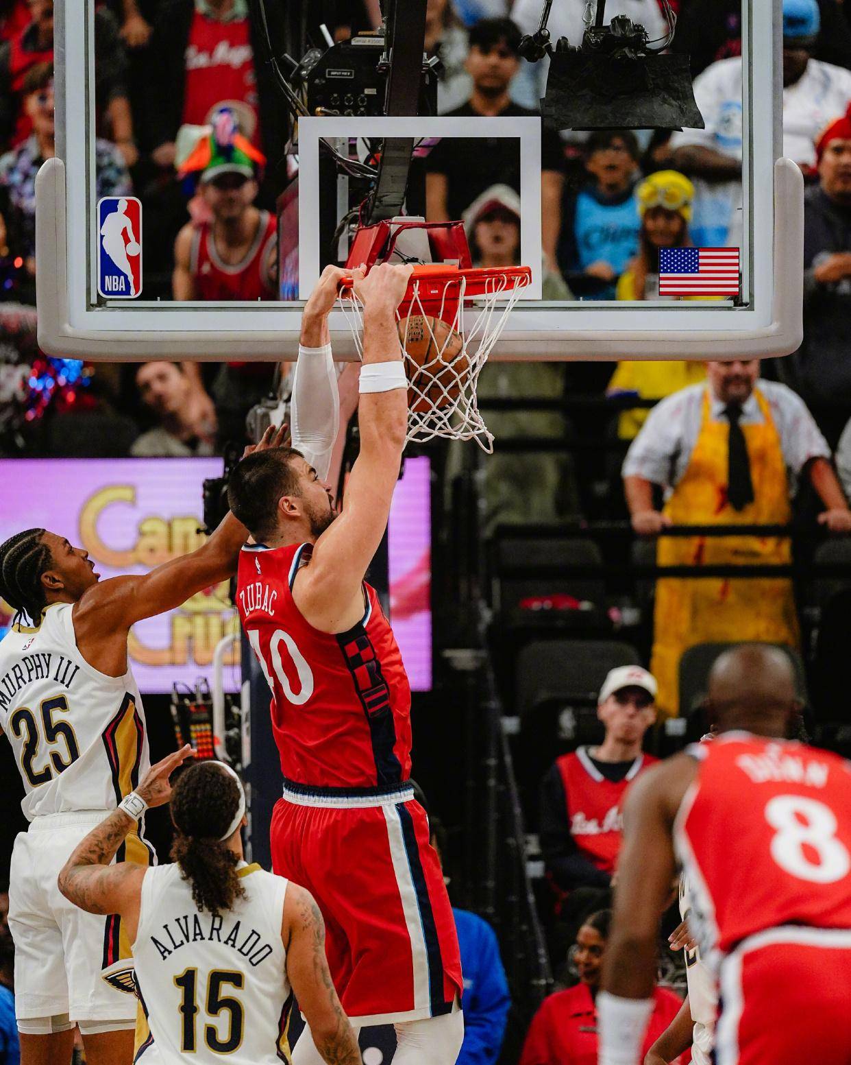 斯图加特训练开放日；赛后绝杀压哨引欢呼；NBA季后赛在即；细节决定成败