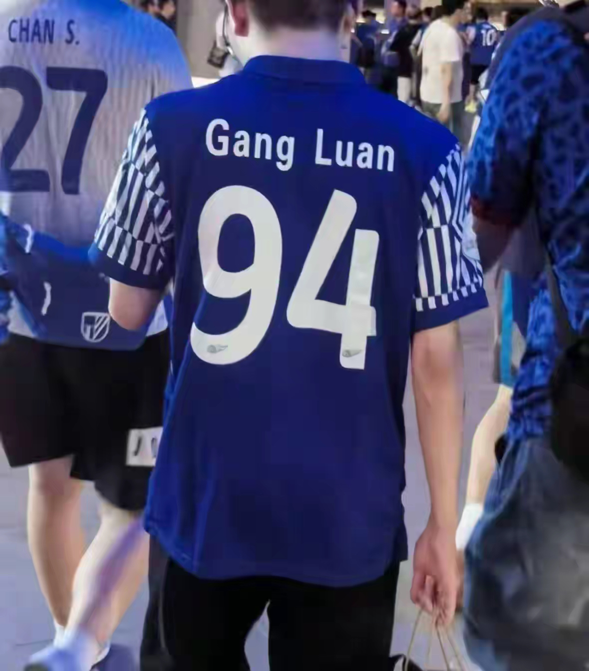 上海申花发布备战花絮，今晚回应争议，国王杯任务艰巨，资深球员宣示担当(上海申花股改最新消息)