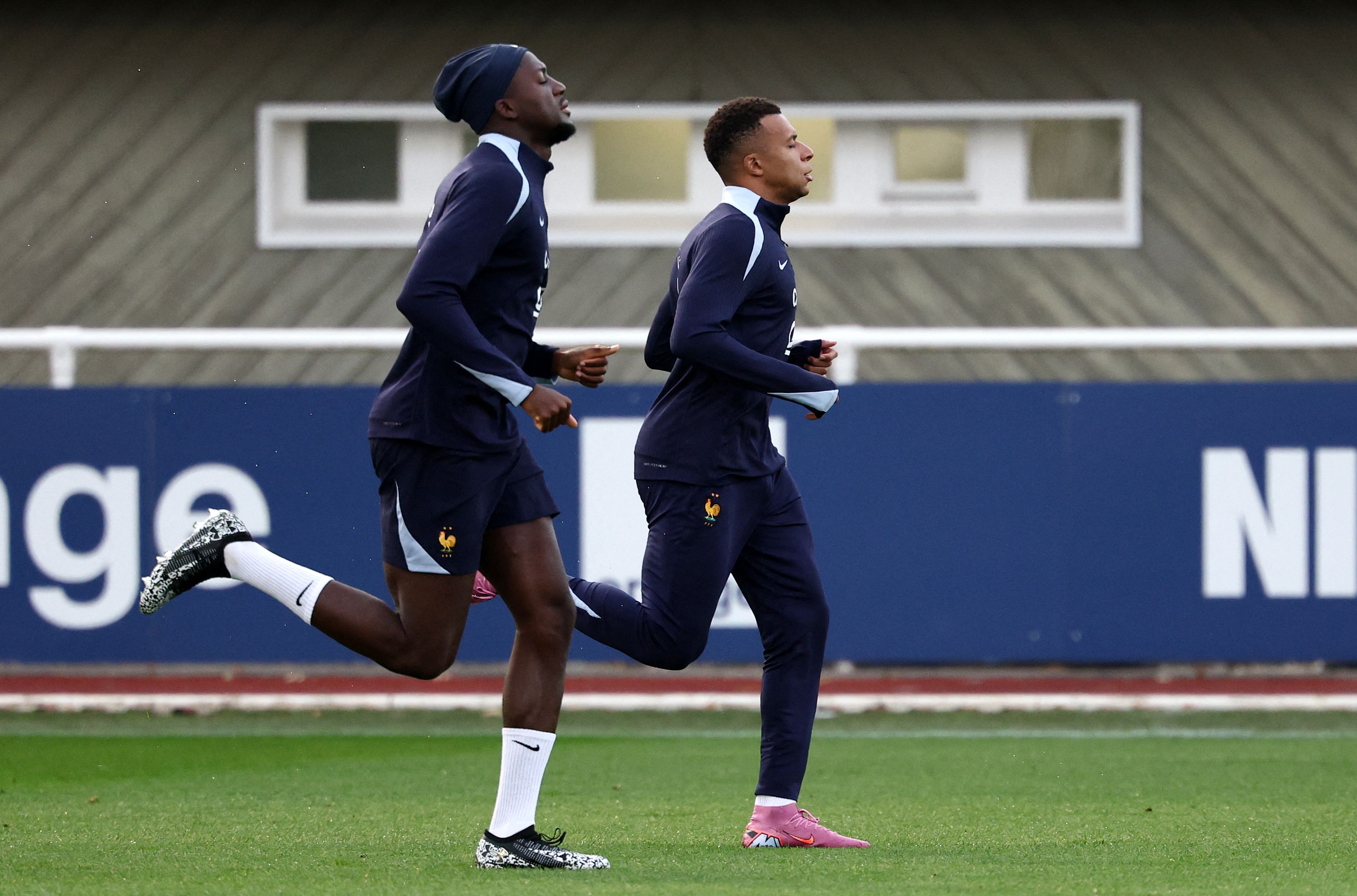 包含国际米兰发布备战花絮；窗口期内部沟通；法国杯任务艰巨；训练强度明显提升的词条