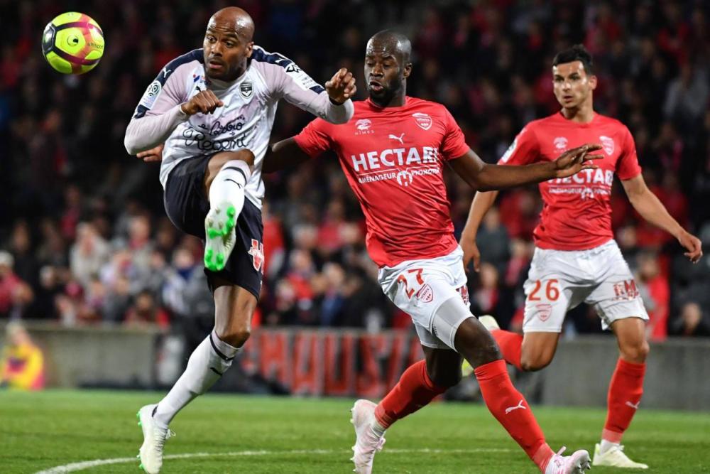 山东男篮训练开放日，赛前刷新队史纪录引欢呼，法甲在即，控场能力受关注的简单介绍